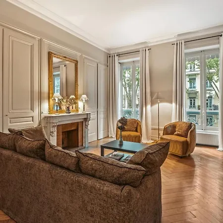 Apartamento Le Vendome - Elegance & Charm In The Heart Of Lyon's 6th Arrondissement *