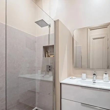 Apartamento Le Vendome - Elegance & Charm In The Heart Of Lyon's 6th Arrondissement